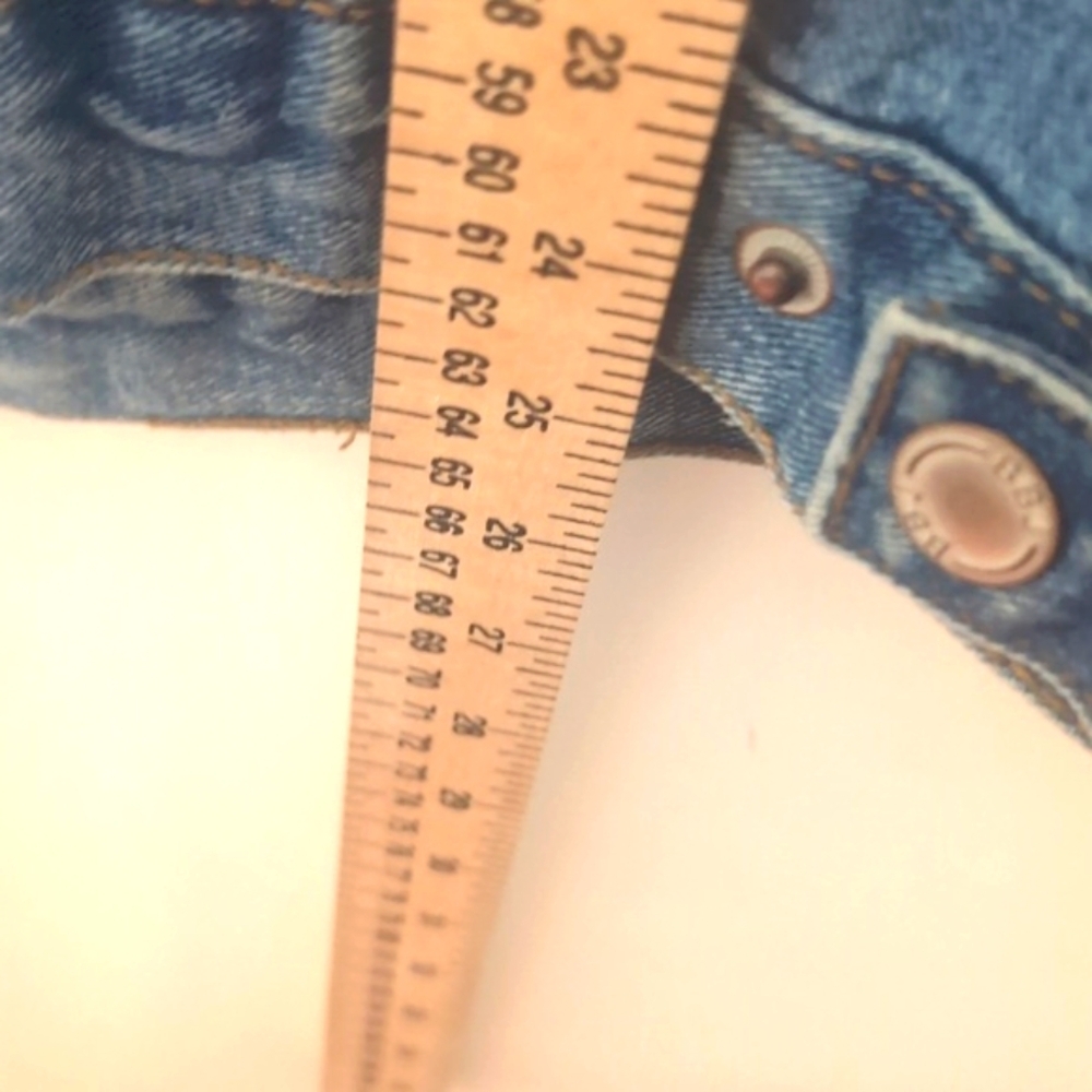 Vintage Blue Denim Trucker Jacket - Size Medium - Classic Jean Jacket - Picture 10 of 12